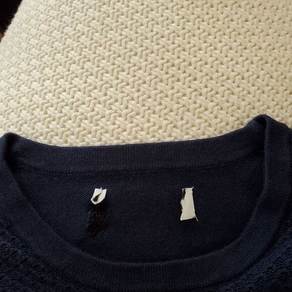 Calibrate Honeycomb Crewneck Sweater size Medium in Navy - Picture 11 of 12